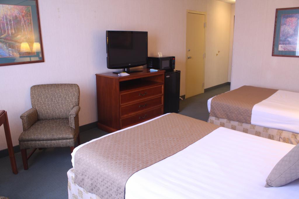The Inn At Cobleskill מראה חיצוני תמונה