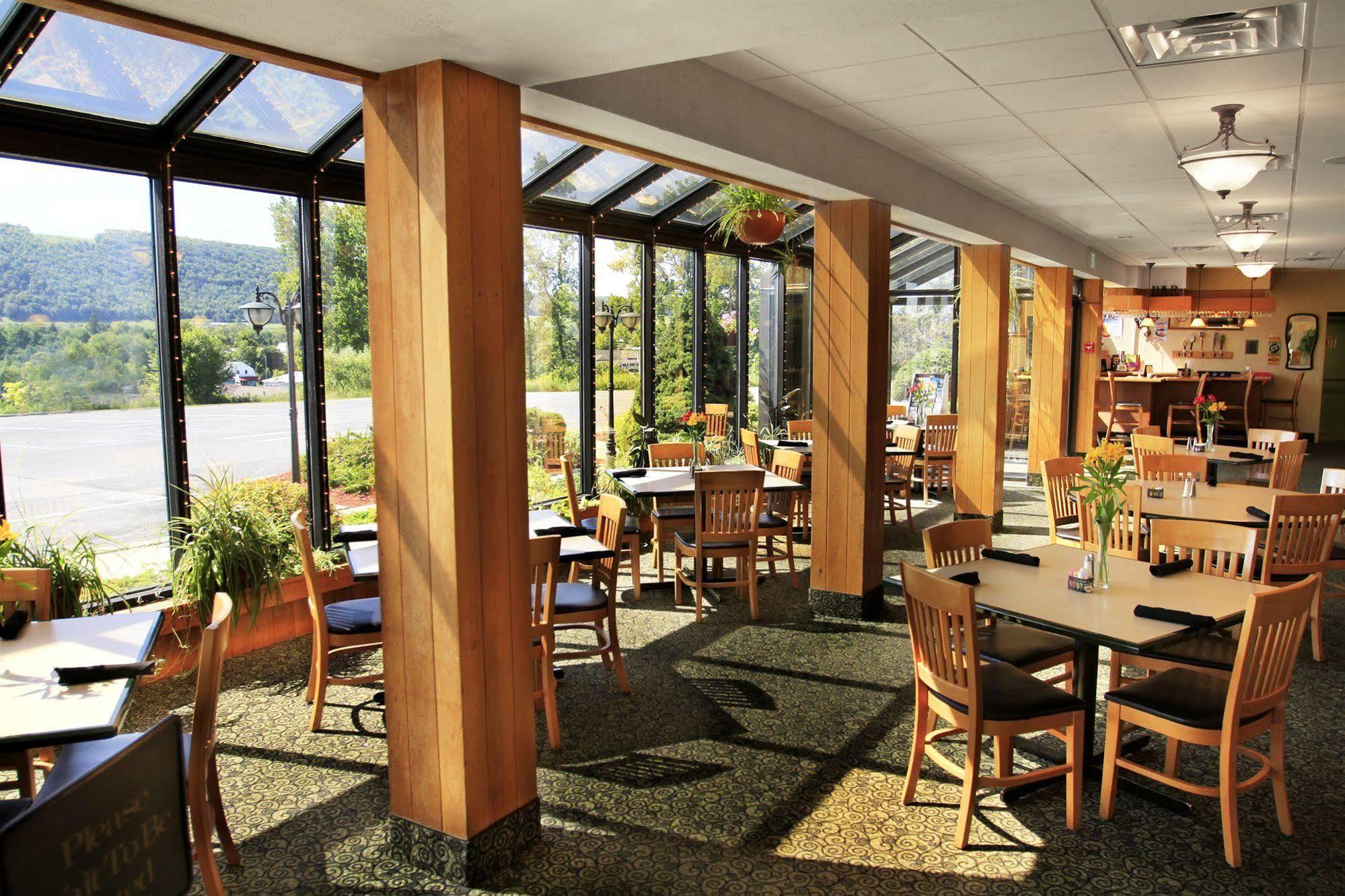 The Inn At Cobleskill מראה חיצוני תמונה