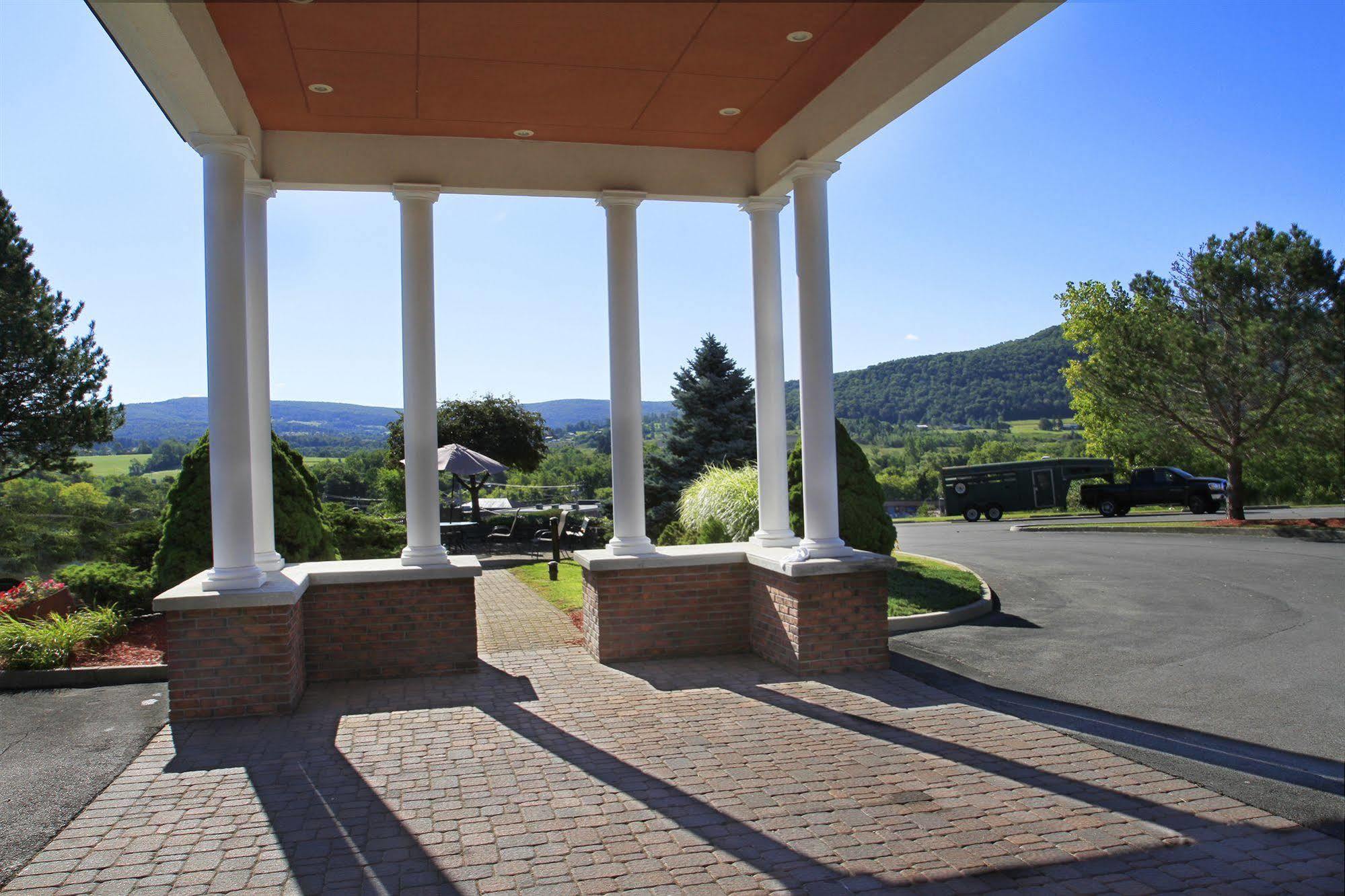 The Inn At Cobleskill מראה חיצוני תמונה